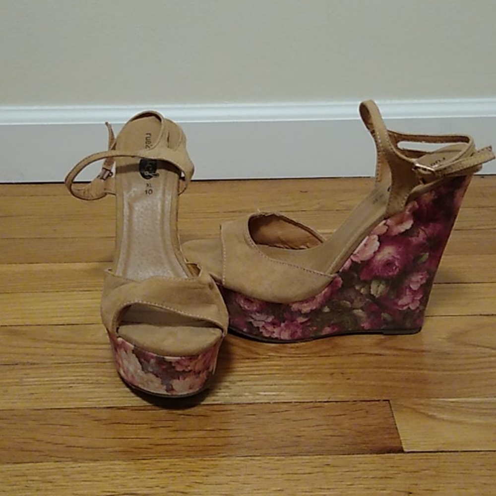 Open toe wedges